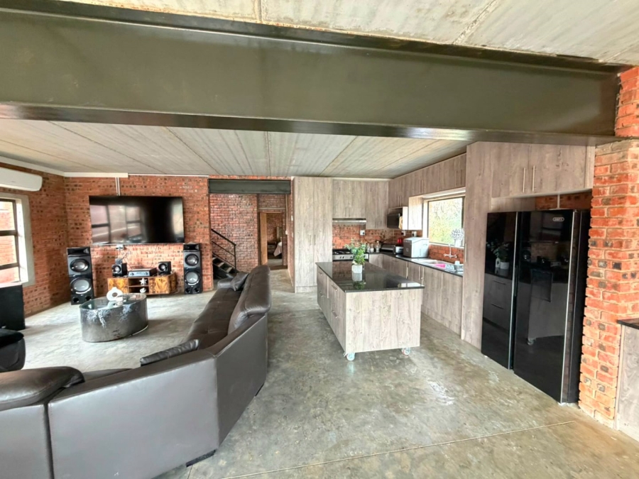 6 Bedroom Property for Sale in Maselspoort Free State